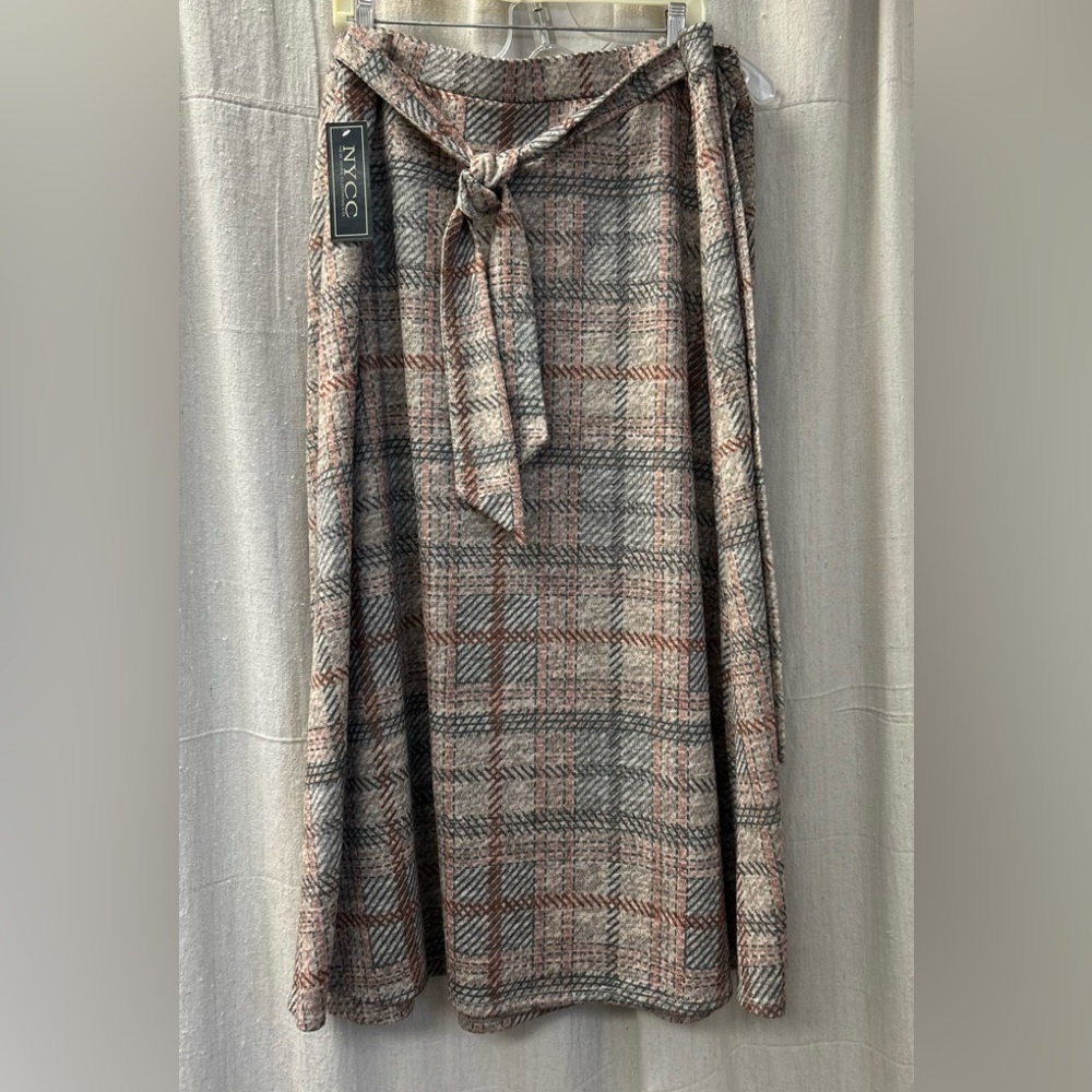 NYCC,Elegant Plaid Skirt in Gray and Brown/ fake tie/ size L